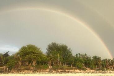 هتل Mbuyuni Beach Village