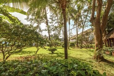 هتل Nungwi Beach Resort By Turaco