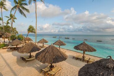 هتل Nungwi Beach Resort By Turaco