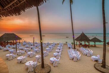 هتل Nungwi Beach Resort By Turaco