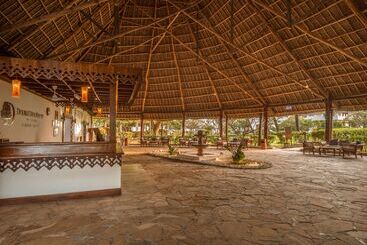 هتل Nungwi Beach Resort By Turaco