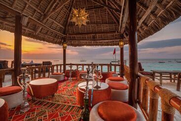هتل Nungwi Beach Resort By Turaco