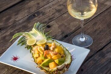 هتل Nungwi Beach Resort By Turaco