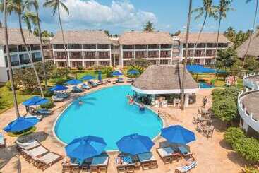 هتل Nungwi Beach Resort By Turaco