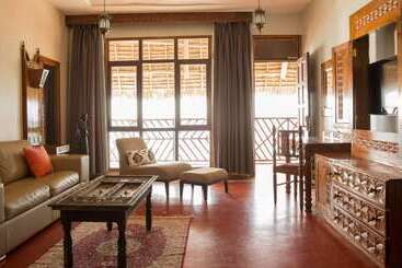 هتل Nungwi Beach Resort By Turaco