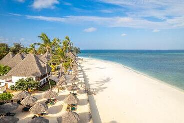 هتل Nungwi Beach Resort By Turaco