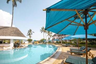 هتل Nungwi Beach Resort By Turaco