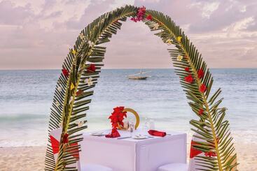هتل Nungwi Beach Resort By Turaco