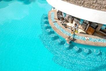 هتل Nungwi Beach Resort By Turaco