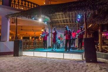هتل Nungwi Beach Resort By Turaco