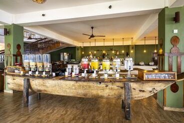 هتل Nungwi Beach Resort By Turaco