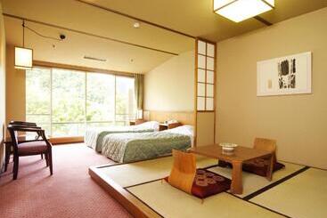 هتل Shikanoyu