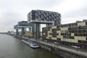 هتل Stayincologne