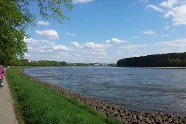 هتل Stayincologne