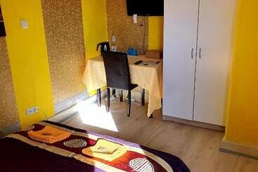 هتل Stayincologne