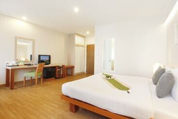 Palmyra Patong Resort Phuket Sha Extra Plus