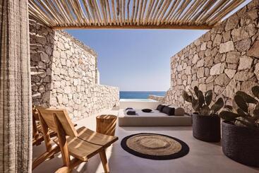 Artemis Seaside Resort
