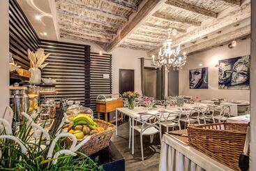 تختخواب و صبحانه Trevi Beau Boutique