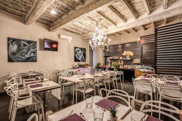 تختخواب و صبحانه Trevi Beau Boutique