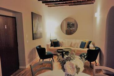 تختخواب و صبحانه Trevi Beau Boutique