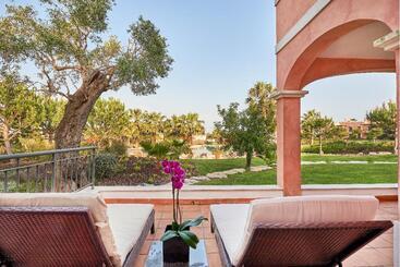 Cascade Wellness Resort