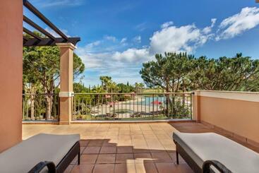 Cascade Wellness Resort