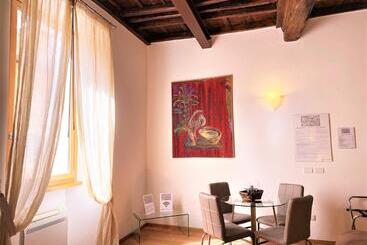 مسافرخانه Campo De Fiori Relais
