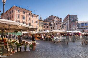 مسافرخانه Campo De Fiori Relais