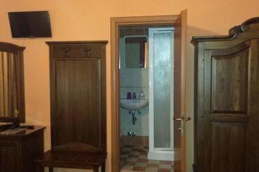 مسافرخانه Pitagora B&b