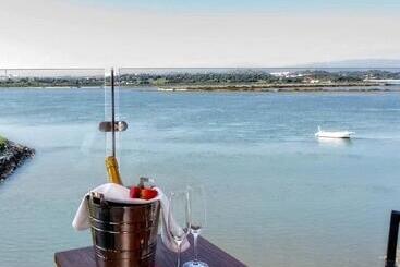 Agua Hotels Riverside