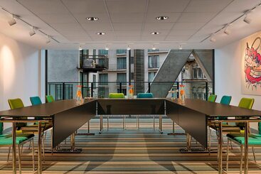 هتل Aloft Brussels Schuman