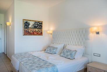 هتل Delfina Tropic Beach