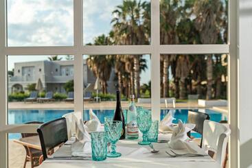 هتل Delfina Tropic Beach