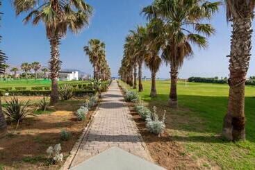 هتل Delfina Tropic Beach