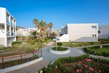 هتل Delfina Tropic Beach