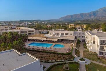 هتل Delfina Tropic Beach