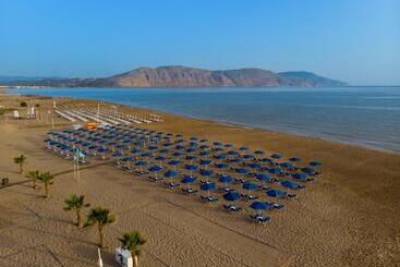 هتل Delfina Tropic Beach
