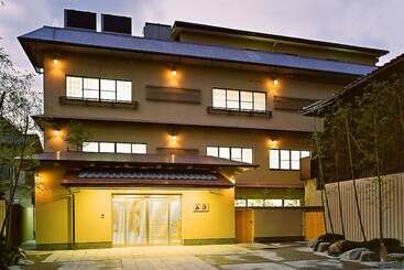 هتل Gion Ryokan Karaku