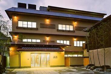 هتل Gion Ryokan Karaku
