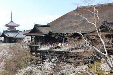 هتل Gion Ryokan Karaku
