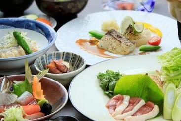 هتل Izu Ippeki Lake Lakeside Terrace