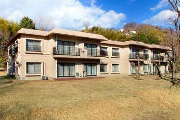 هتل Izu Ippeki Lake Lakeside Terrace