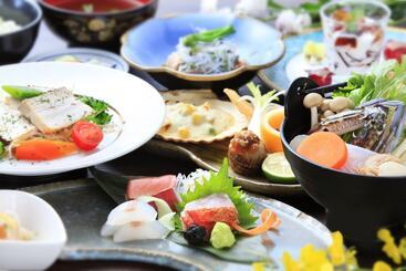 هتل Izu Ippeki Lake Lakeside Terrace