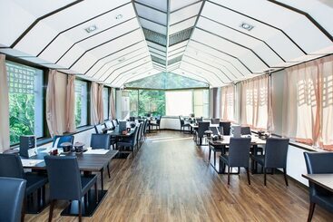 هتل Izu Ippeki Lake Lakeside Terrace