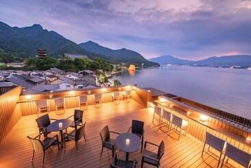 هتل Miyajima Kinsuikan