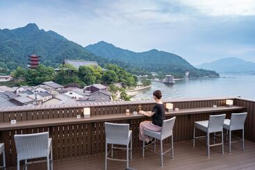 هتل Miyajima Kinsuikan