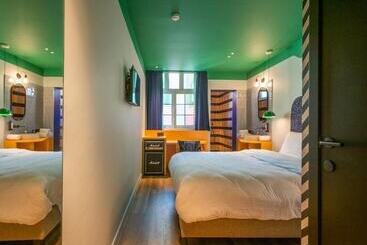 هتل P6 Antwerp