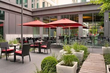 هتل Park Inn By Radisson Brussels Centre Midi