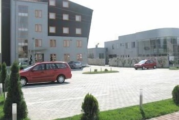 هتل Plus