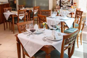 Heritage Hotel Vila Sikaa - Trogir